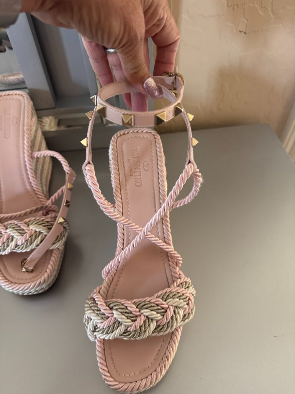 Valentino Garavani Rockstud Rope Wedge Sandals in Rose Quartz multi color - Picture 9 of 15
